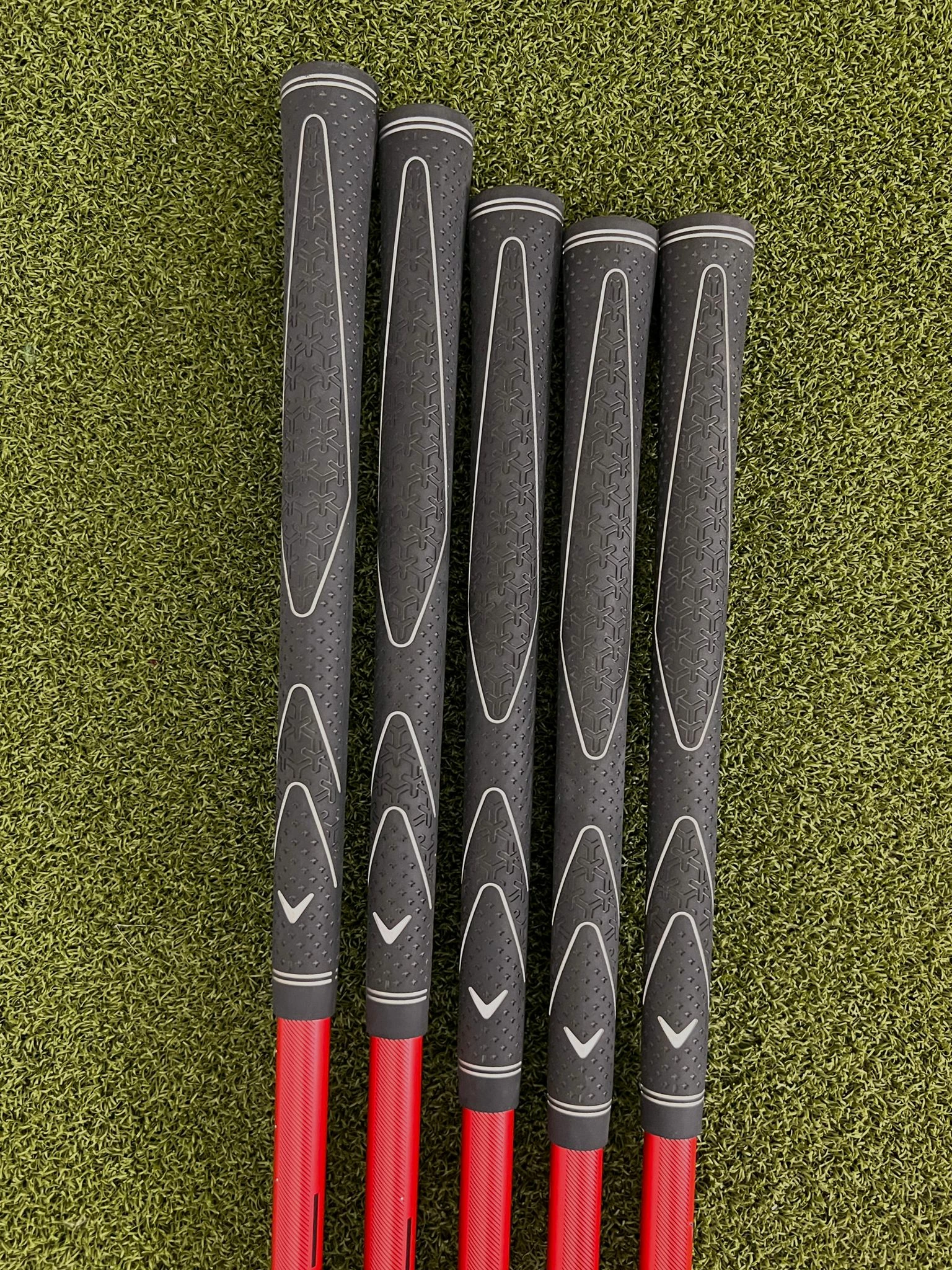 Www.chipnputt.com Callaway Edge 7-PW+AW Iron Set, RH, Edge Regular Graphite & Stock Grips- Great! 12 Www.chipnputt.com Callaway Edge 7-PW+AW Iron Set, RH, Edge Regular Graphite & Stock Grips- Great! - Image 10