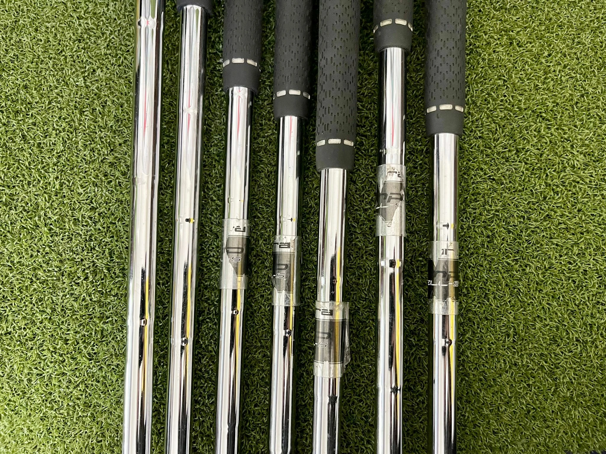 Www.chipnputt.com Cobra AMP Cell-S 5-PW+GW Iron Set, RH, Stock Uniflex Steel Shafts & Grips-Good! 12 Www.chipnputt.com Cobra AMP Cell-S 5-PW+GW Iron Set, RH, Stock Uniflex Steel Shafts & Grips-Good! - Image 10