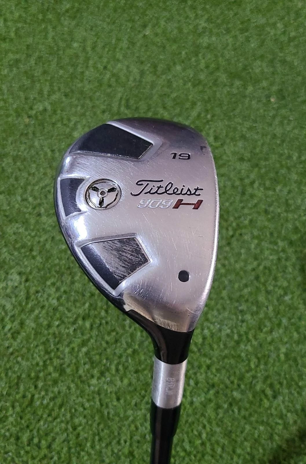 Www.chipnputt.com Titleist 909H 19º Hybrid, RH, Fujikura Motore HB 90 Extra Stiff Graphite- Good! 3 Www.chipnputt.com Titleist 909H 19º Hybrid, RH, Fujikura Motore HB 90 Extra Stiff Graphite- Good!