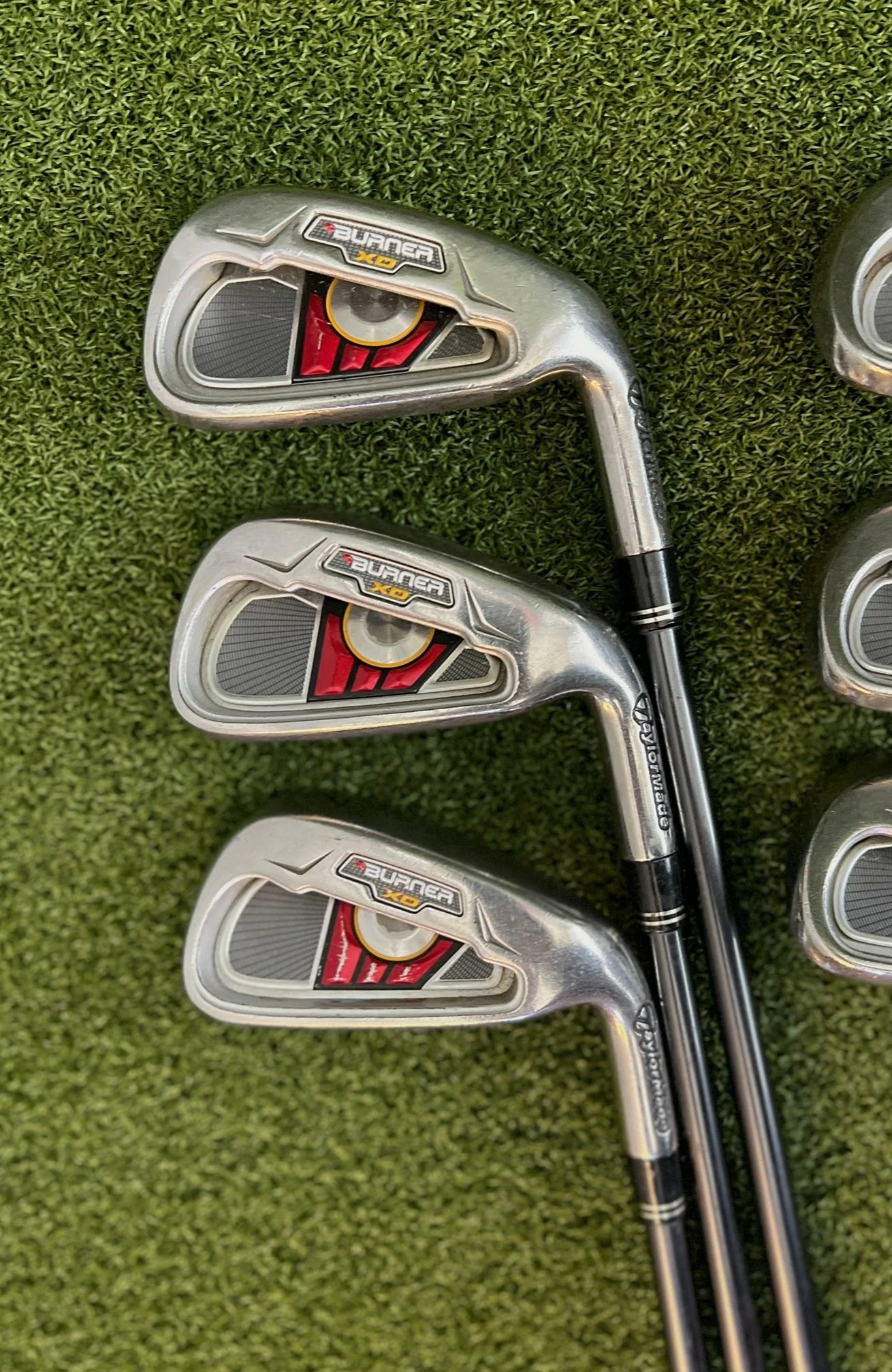 Www.chipnputt.com TaylorMade Burner XD Titanium 5-PW Iron Set, RH, REAX Regular Graphite - Great! 4 Www.chipnputt.com TaylorMade Burner XD Titanium 5-PW Iron Set, RH, REAX Regular Graphite - Great! - Image 2