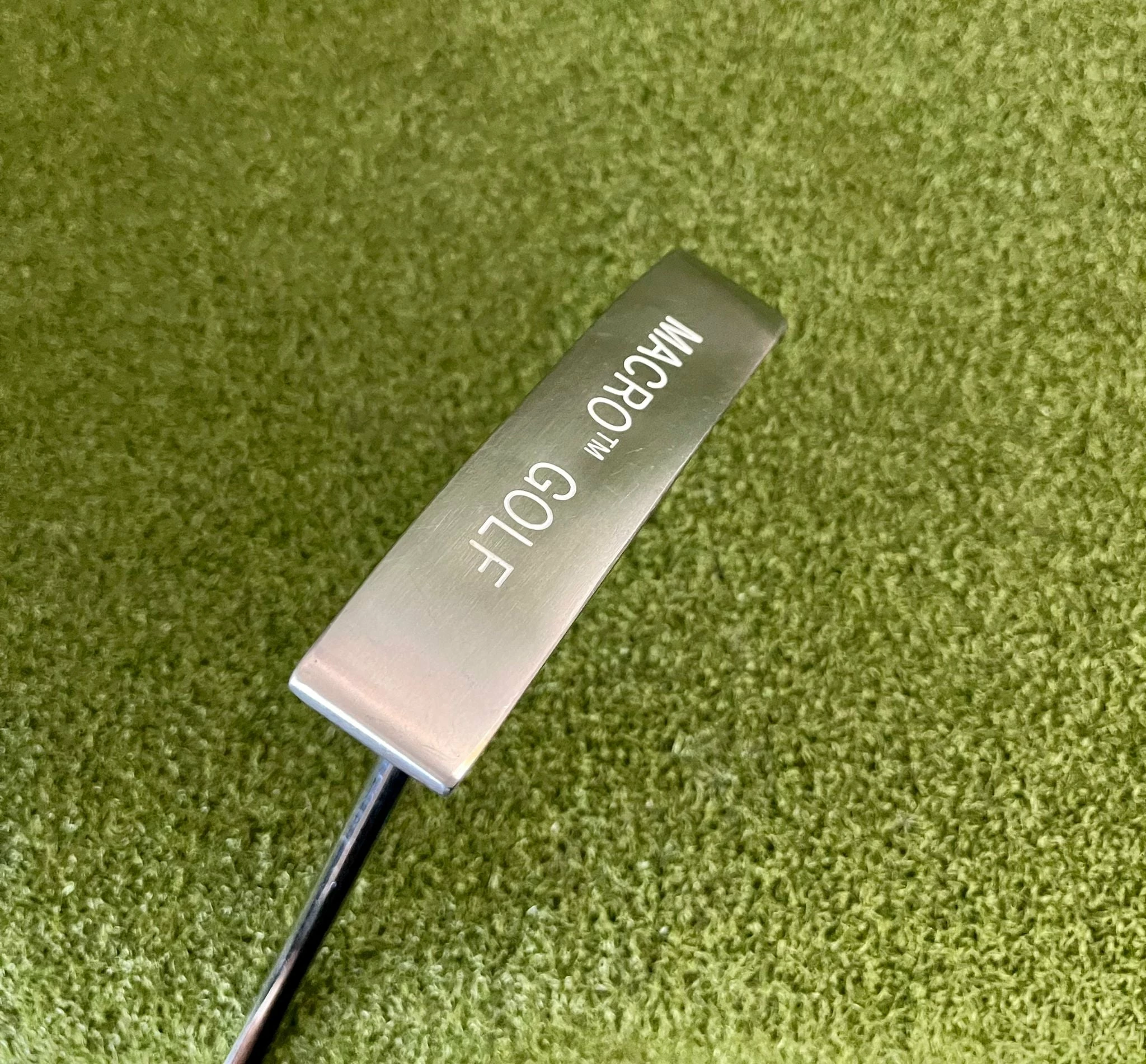Www.chipnputt.com RARE Macro Golf 303 SS Poly Face Putter, RH, 35" Center Shaft & Stock Grip-Great! 5 Www.chipnputt.com RARE Macro Golf 303 SS Poly Face Putter, RH, 35" Center Shaft & Stock Grip-Great! - Image 3