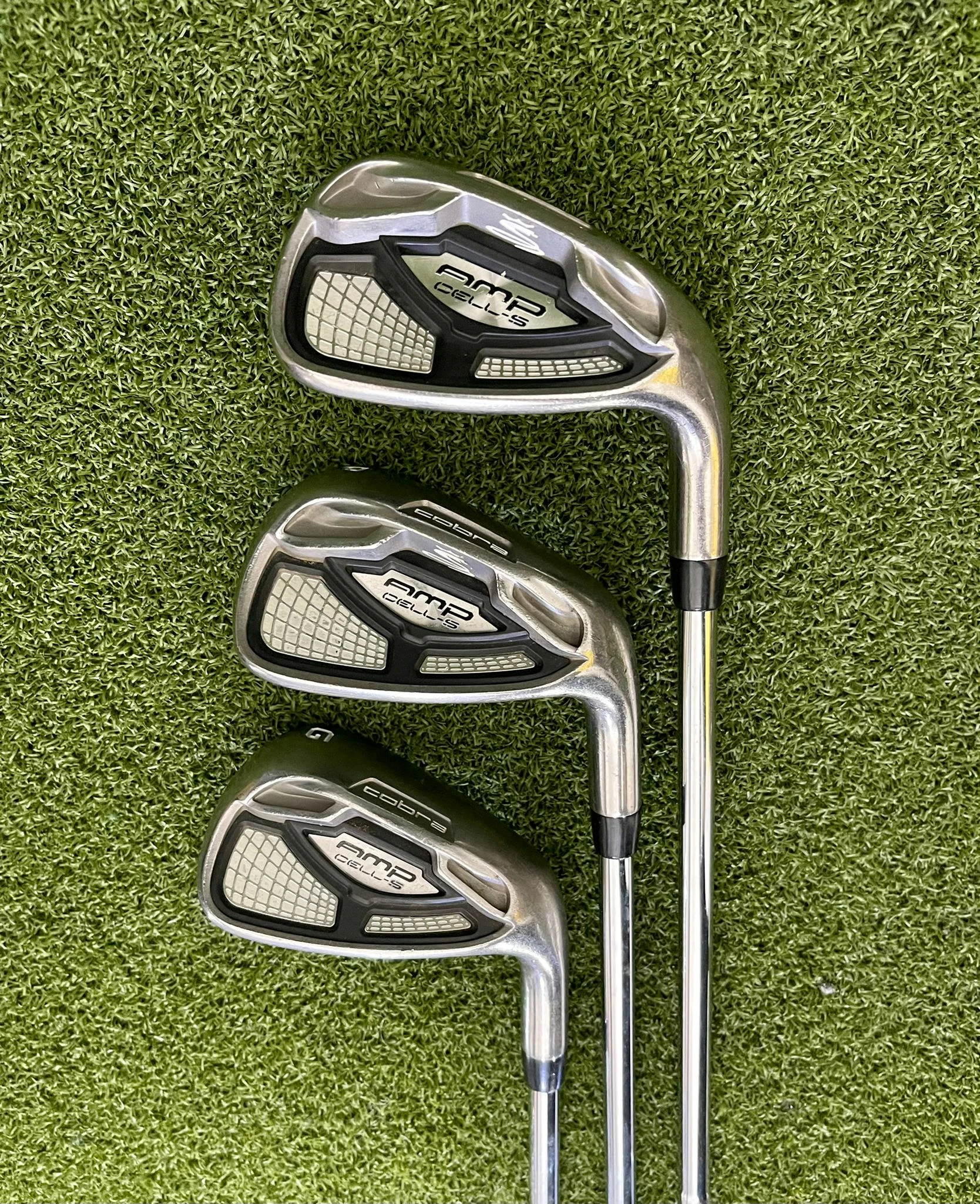 Www.chipnputt.com Cobra AMP Cell-S 5-PW+GW Iron Set, RH, Stock Uniflex Steel Shafts & Grips-Good! 5 Www.chipnputt.com Cobra AMP Cell-S 5-PW+GW Iron Set, RH, Stock Uniflex Steel Shafts & Grips-Good! - Image 3
