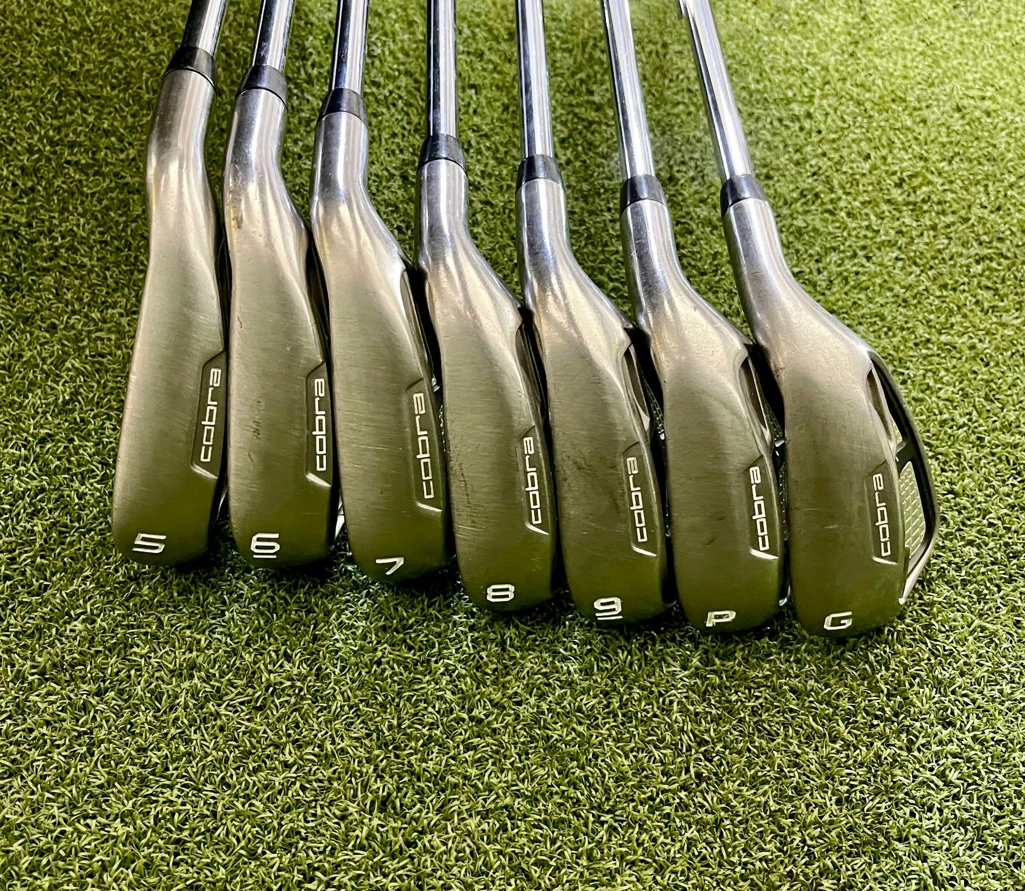 Www.chipnputt.com Cobra AMP Cell-S 5-PW+GW Iron Set, RH, Stock Uniflex Steel Shafts & Grips-Good! 9 Www.chipnputt.com Cobra AMP Cell-S 5-PW+GW Iron Set, RH, Stock Uniflex Steel Shafts & Grips-Good! - Image 7